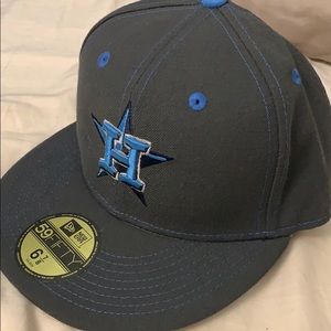 Astros fitted cap - blue and gray size 6 7/8